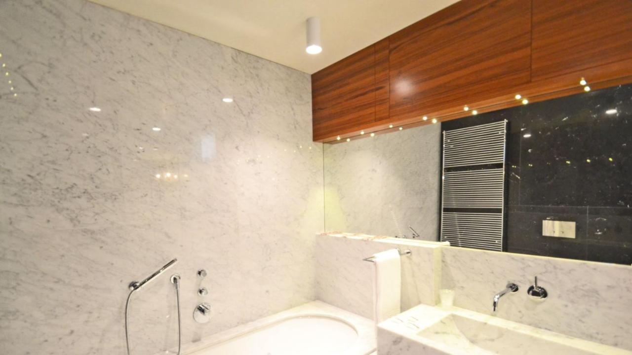 Ai Bareteri Luxury Canal View ヴェネツィア エクステリア 写真